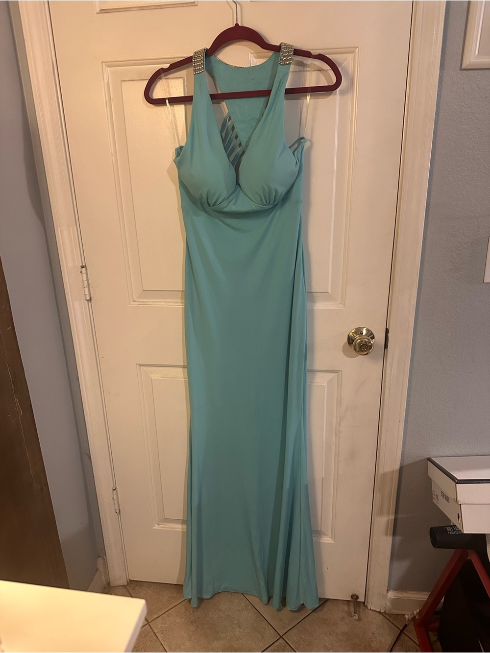 Elegant Sleeveless Aqua Evening Gown with Embellished Straps
